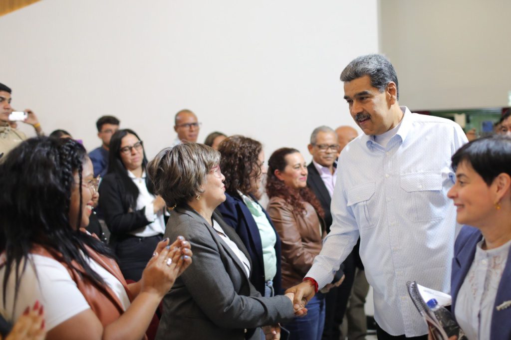 Presidente Maduro destaca el avance de la industria farmacéutica y la necesidad de un nuevo humanismo integrador