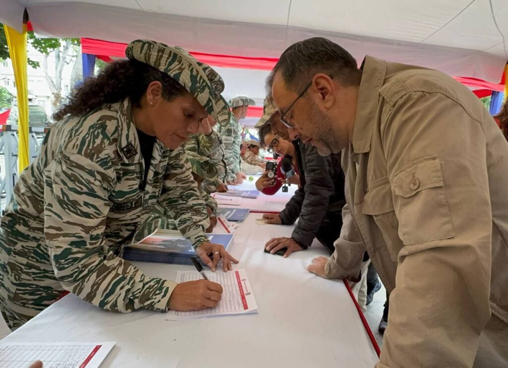 Canciller Yván Gil destaca masiva movilización del pueblo venezolano en defensa de la soberanía y la paz