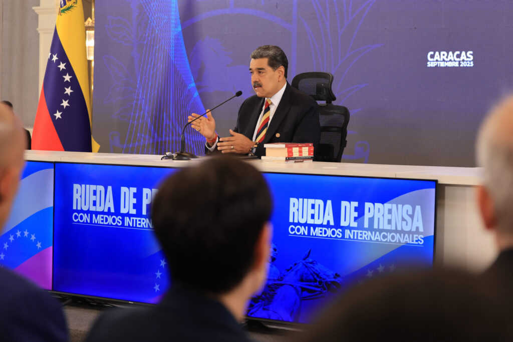 Jefe de Estado aseveró que ante toda amenaza el pueblo se mantendrá preparado para la defensa de Venezuela