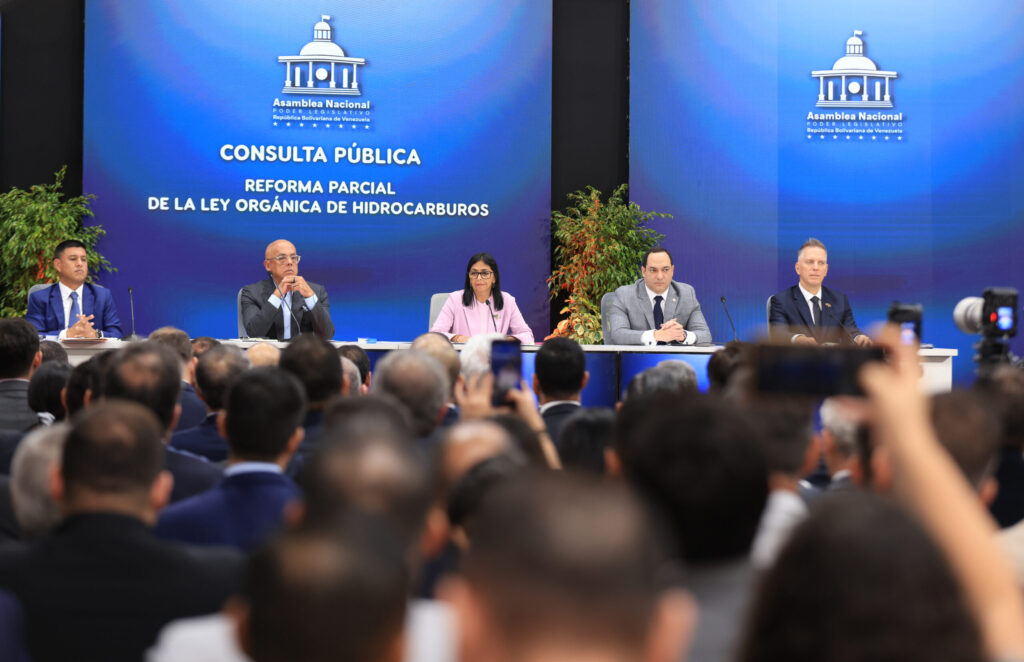 Presidenta Encargada lidera encuentro para la Consulta Pública de la Reforma Parcial de la Ley Orgánica de Hidrocarburos