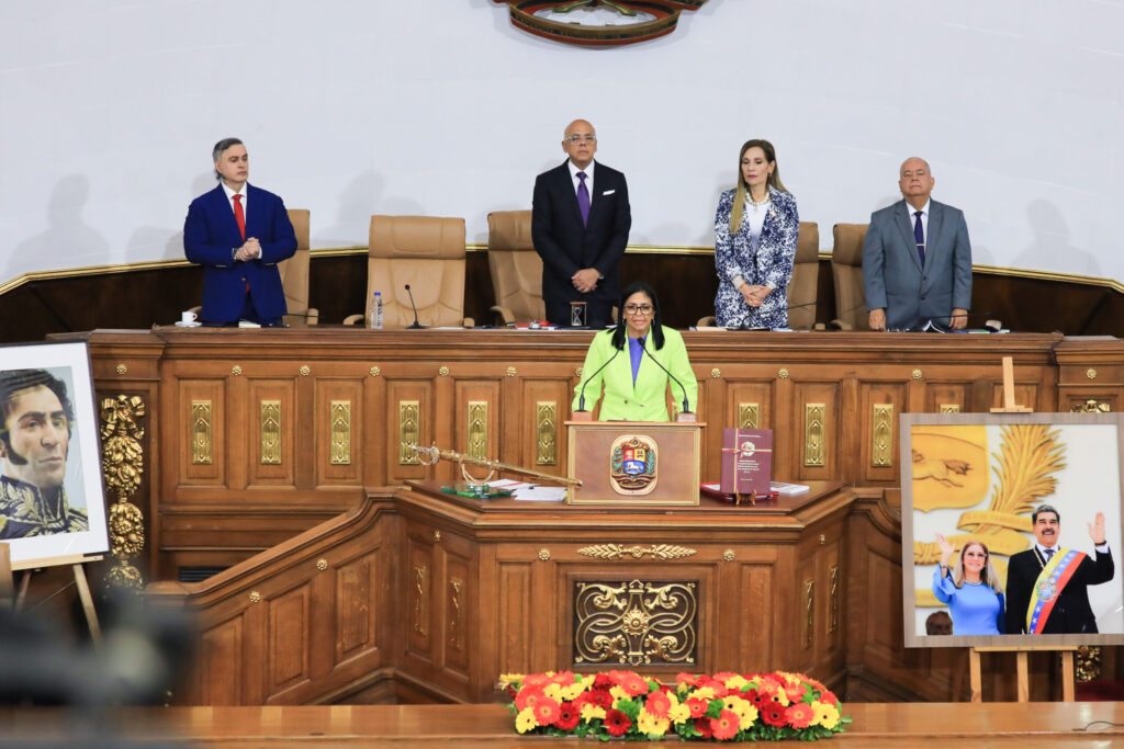 Un reconocimiento público a héroes y heroínas caídos del ataque del 3-Ene realizó la Presidenta (E) Delcy Rodríguez