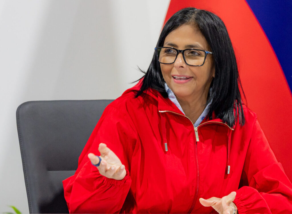 Mandataria (E) Delcy Rodríguez exhorta a los venezolanos a avanzar en los espacios de diálogo para la felicidad social