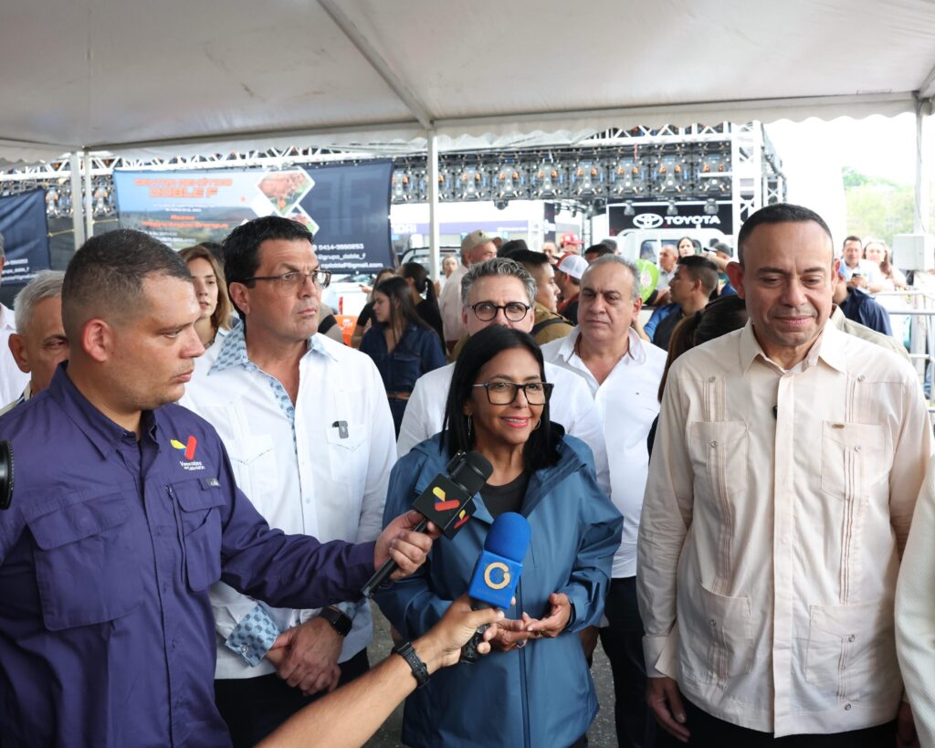 Gobierno Nacional suscribe acuerdos energéticos con Shell y delegaciones de Estados Unidos