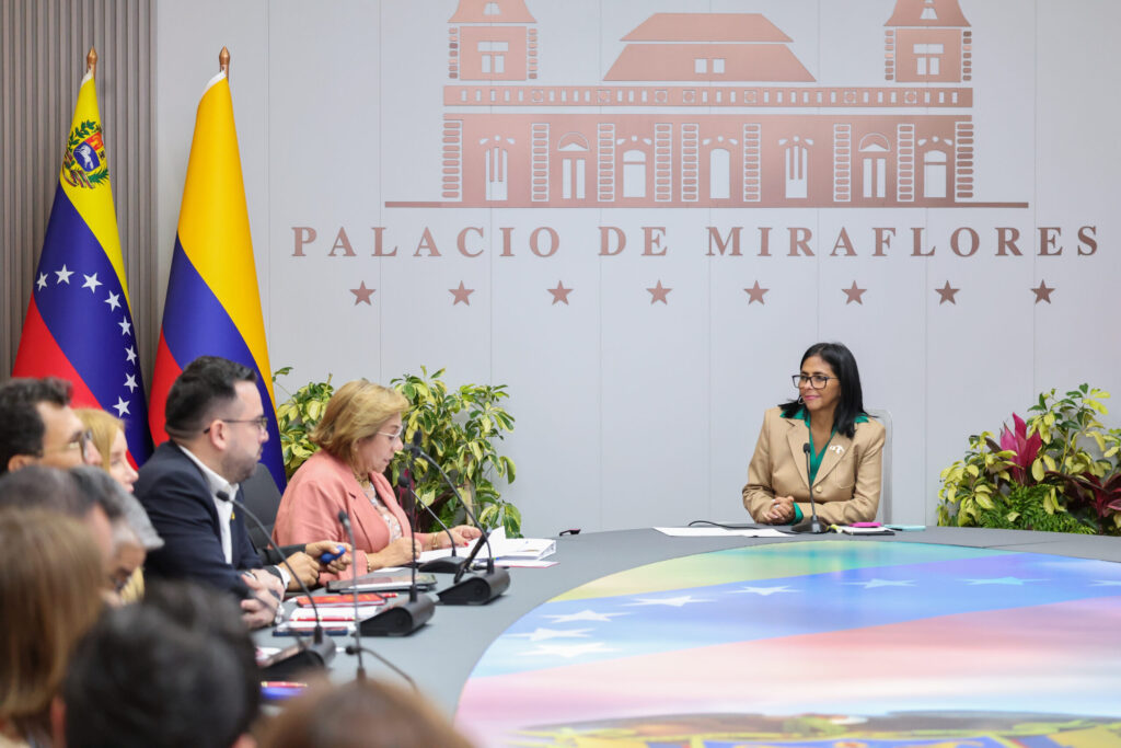 Presidenta (E) Delcy Rodríguez expresó que el fin de las sanciones es un requisito para la integración regional