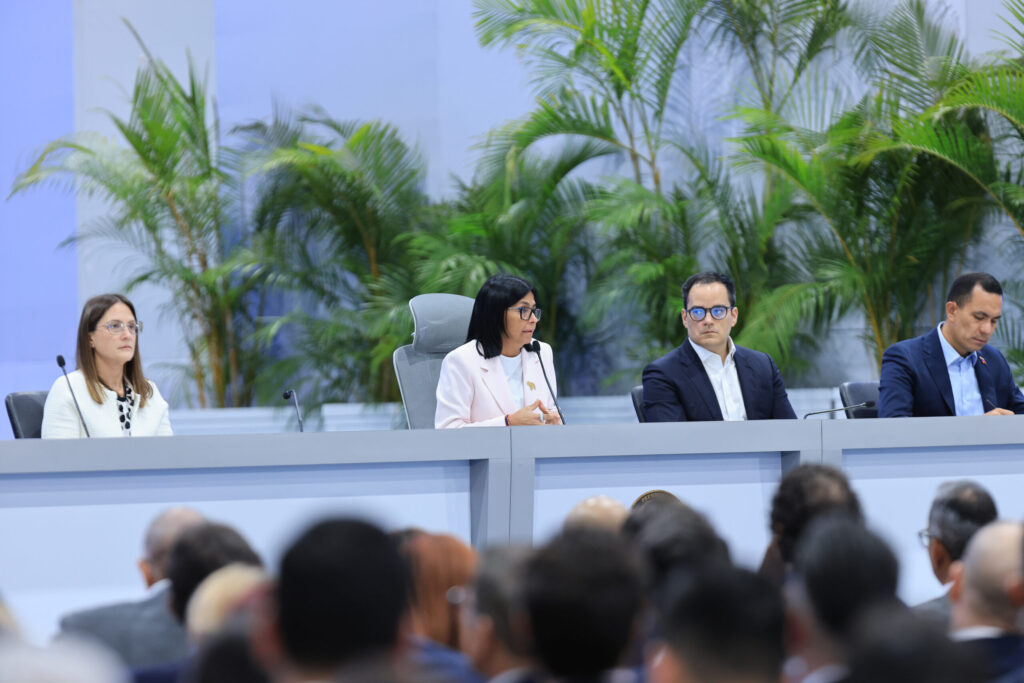 Producción petrolera venezolana alcanza 1 millón 203 mil barriles por día