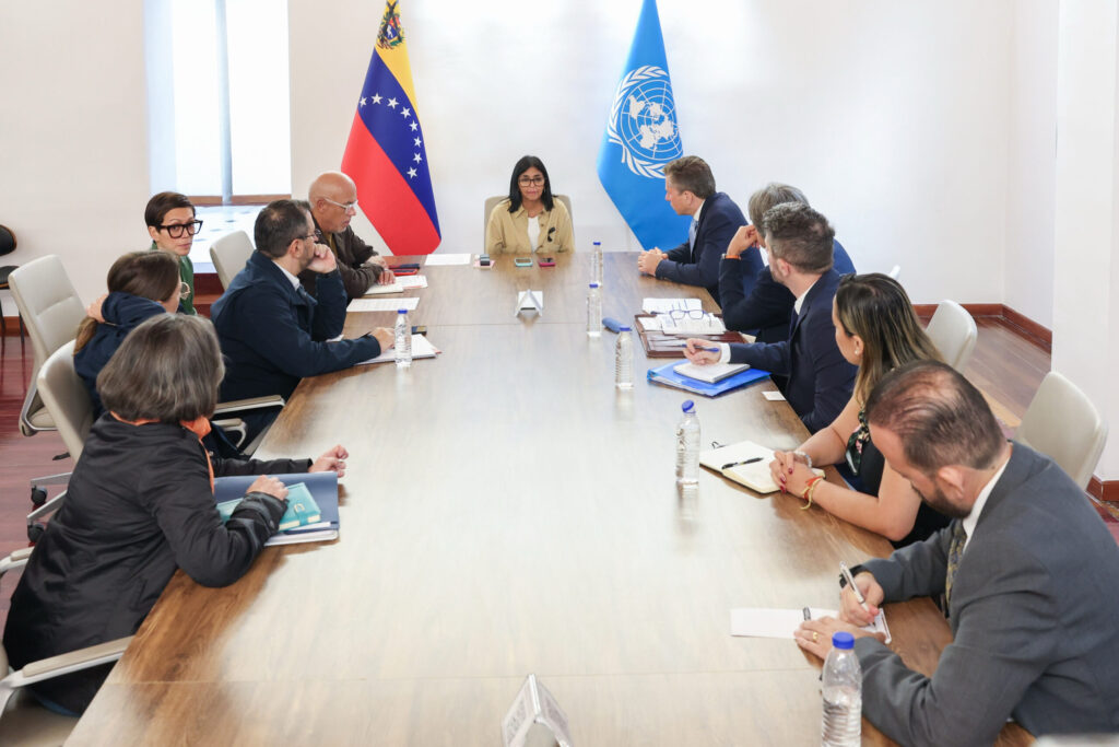 Presidenta (E) Delcy Rodríguez sostiene reunión con el subsecretario general de la ONU frente a emergencia por terremotos